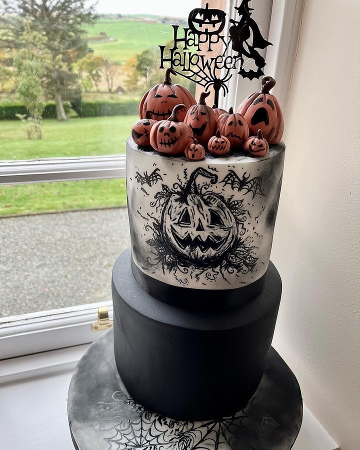 Halloween themed spooky wedding cake with topper