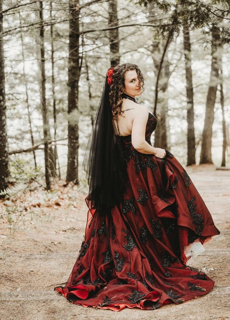 deep red plus size wedding dress mixed with black lace and tulle