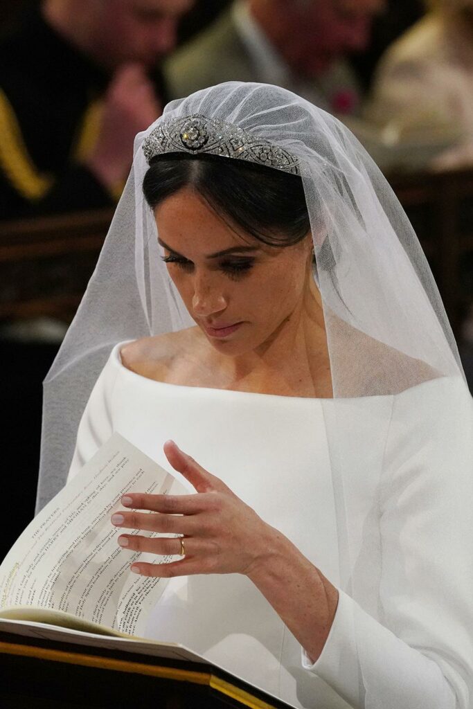 simple and elegant Meghan Markle's yellow gold wedding band