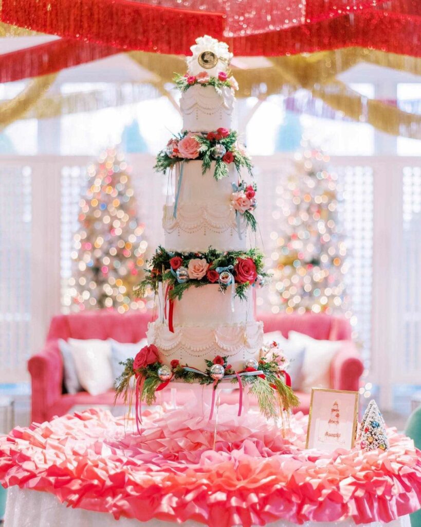 Yuletide Elegance Wedding Cake