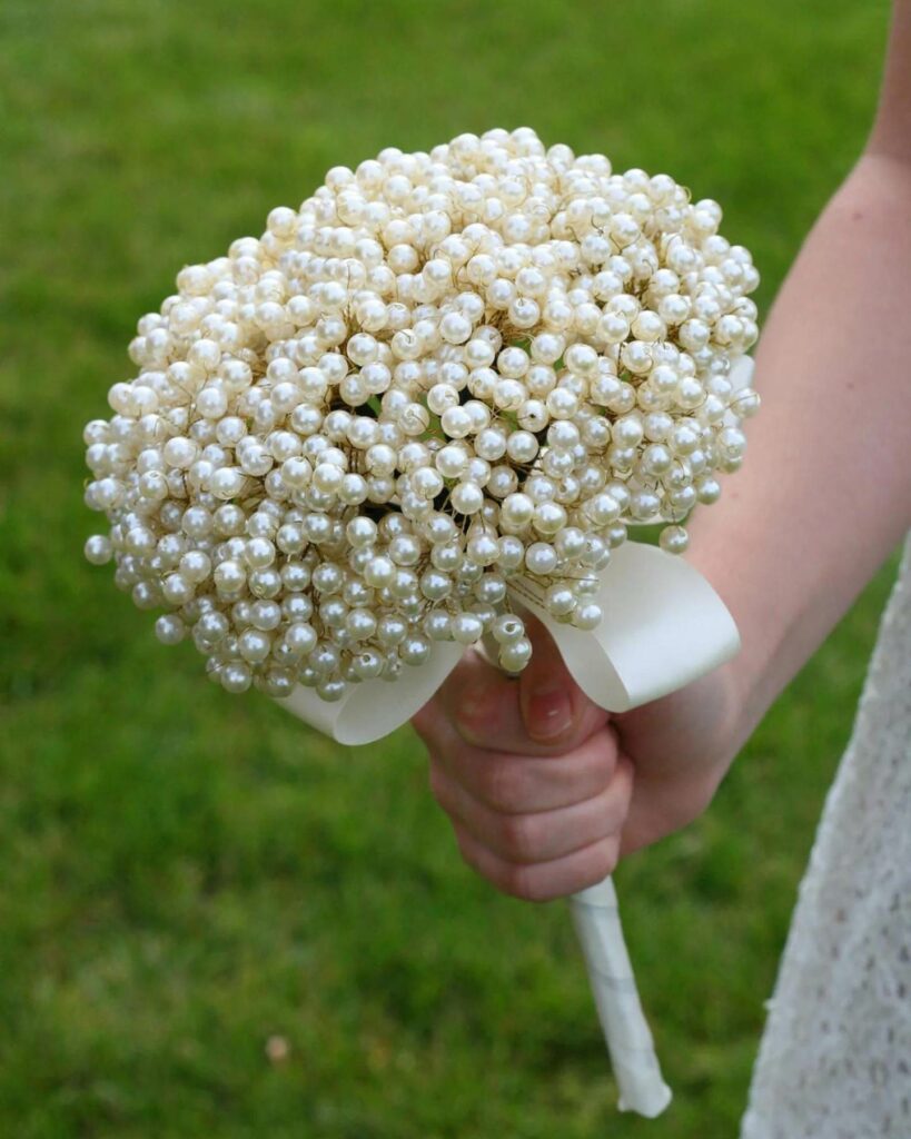 brooch pearl bridal bouquet