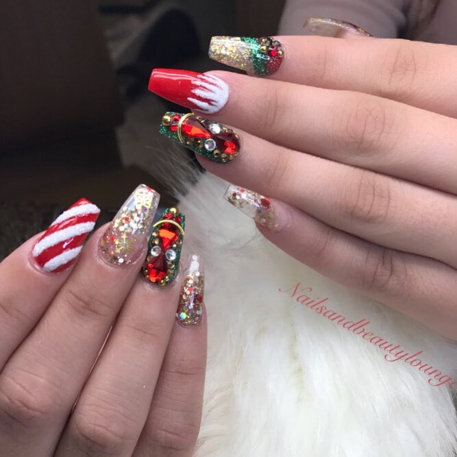 red and green Christmas glitter nails ideas