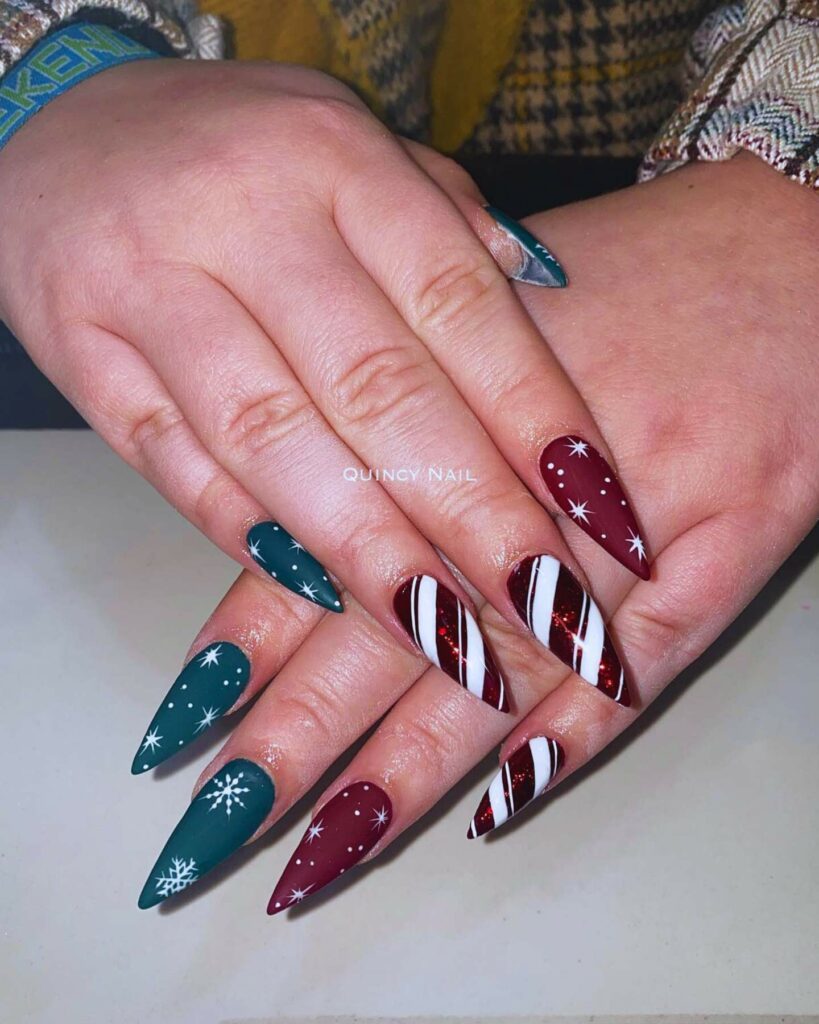 red and green coffin Christmas nails design