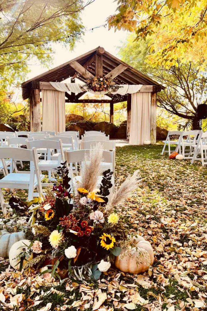 A Fall Wedding in the Heartwarming Ambiance of a Barn