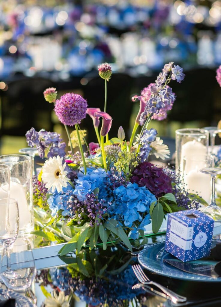 Blue and plum wedding decoration ideas