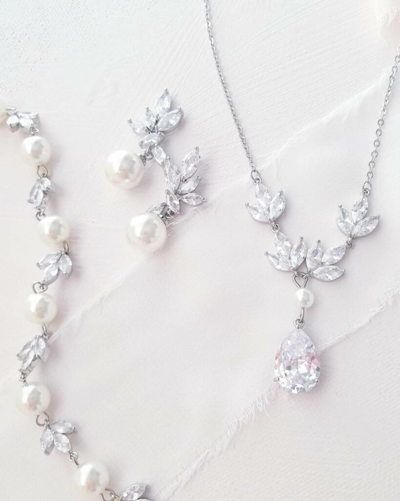How to Pair Pearls With Your Bridal Look