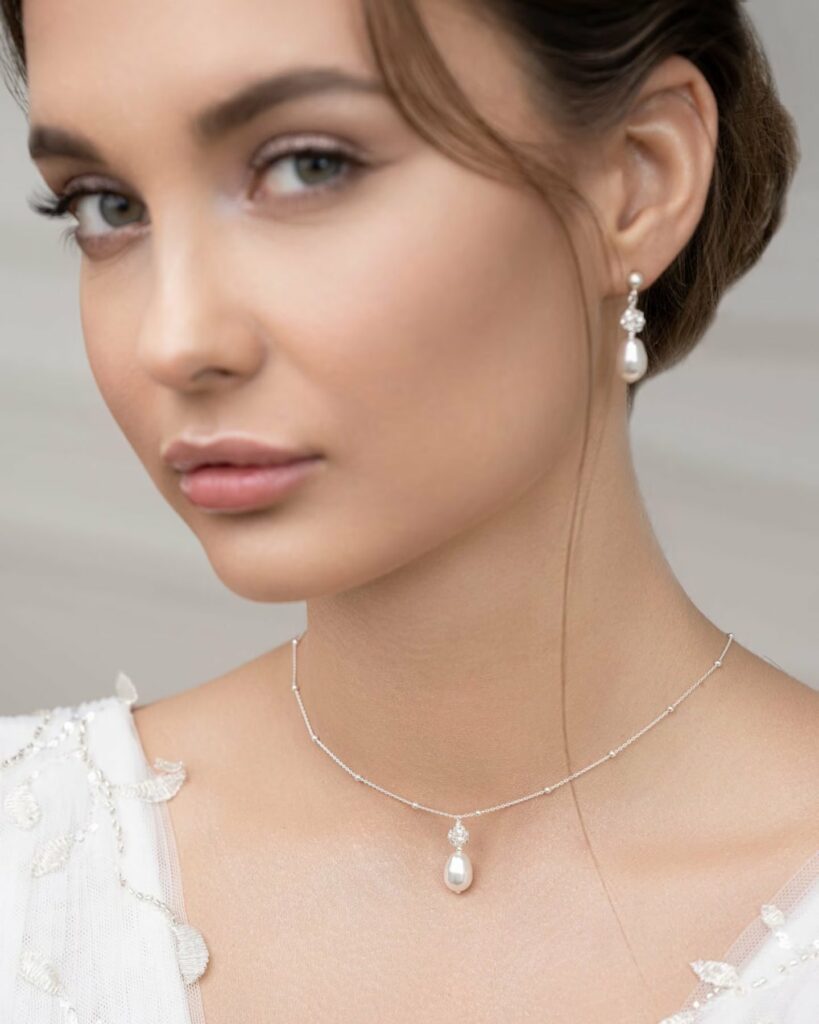 elegant pearl and crystal sterling silver wedding necklace with adjustable length
