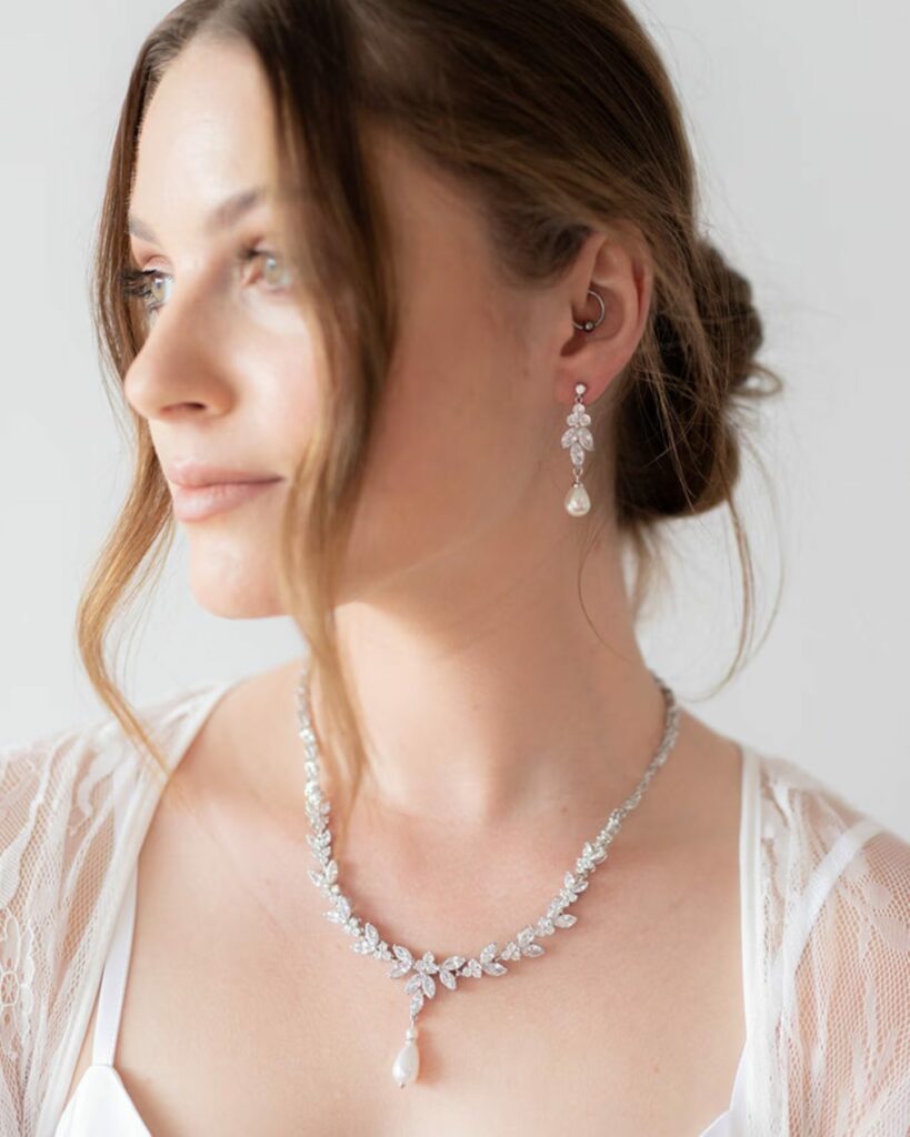 leaf design pearl drop silver wedding necklace