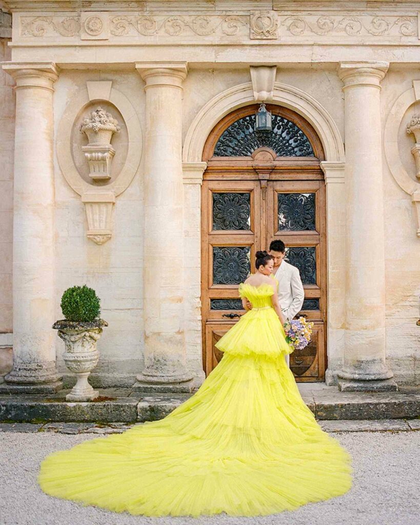 lime yellow tulle bridal dress with beautiful bouquet