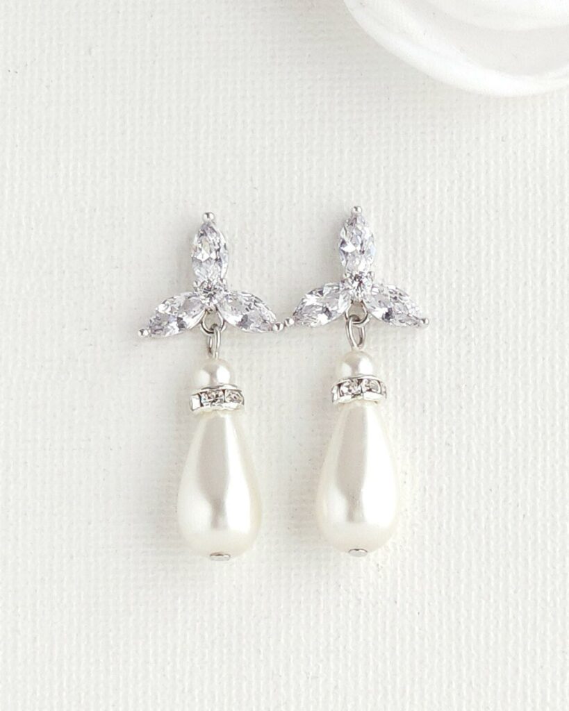 minimalistic pearl drop wedding earring embellished with cubic zirconia