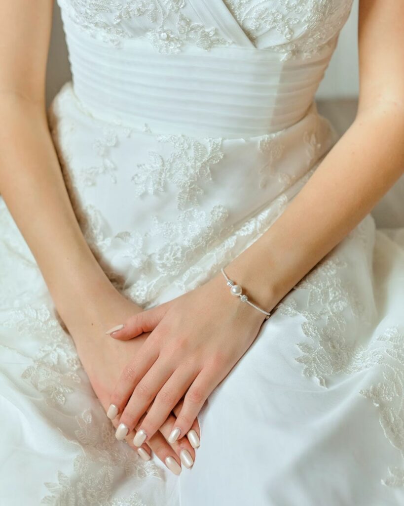 simple and elegant silver pearl bridal bracelet