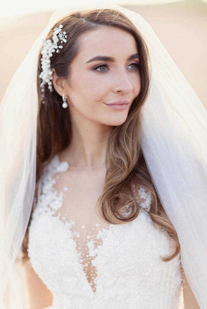 stunning bridal veil hairstyle with hair piece