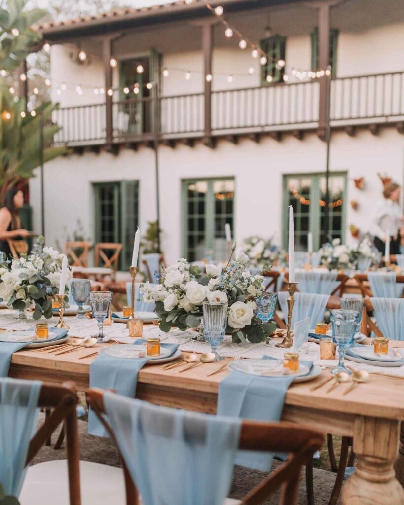 beautiful dusty blue wedding tablescapes decoration ideas