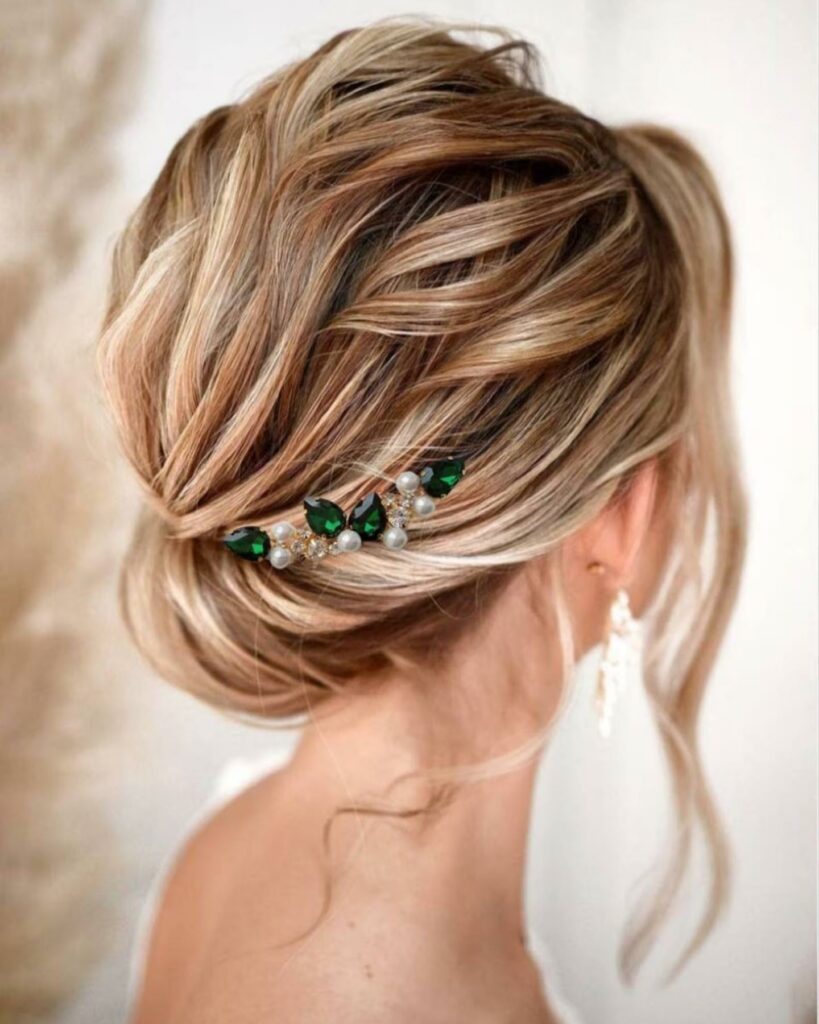 emerald green hair comb with pearl wedding ideas