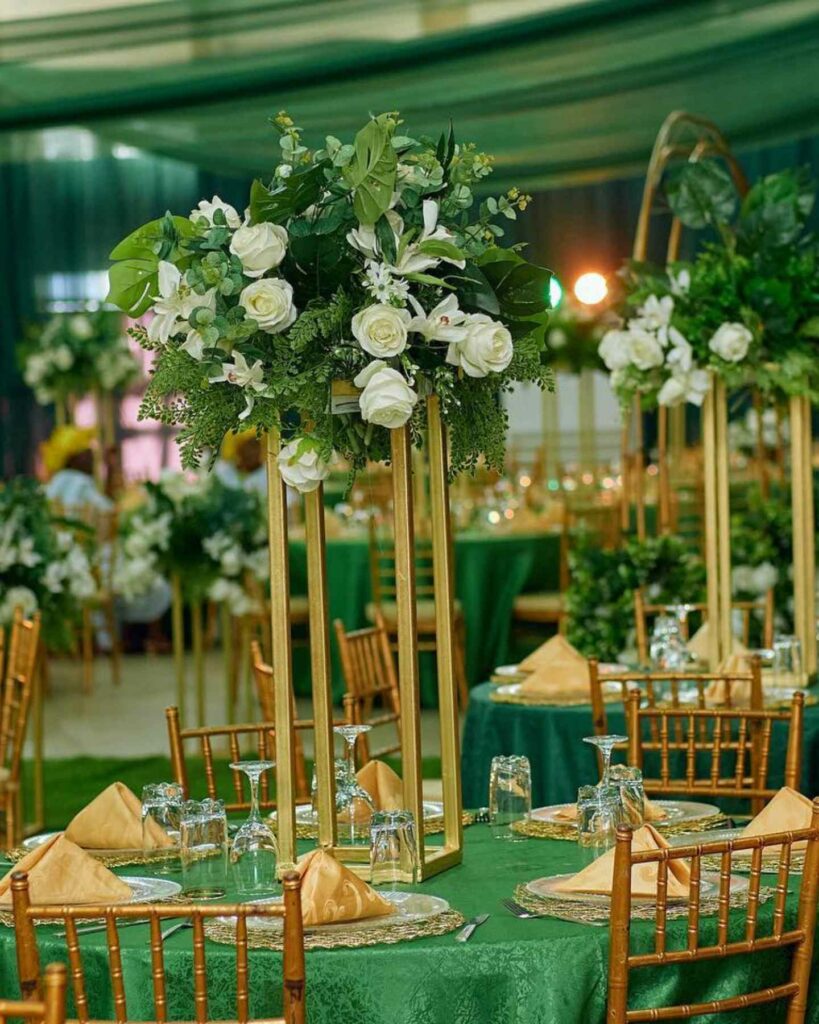 simple emerald green and gold tall centerpiece wedding decoration ideas