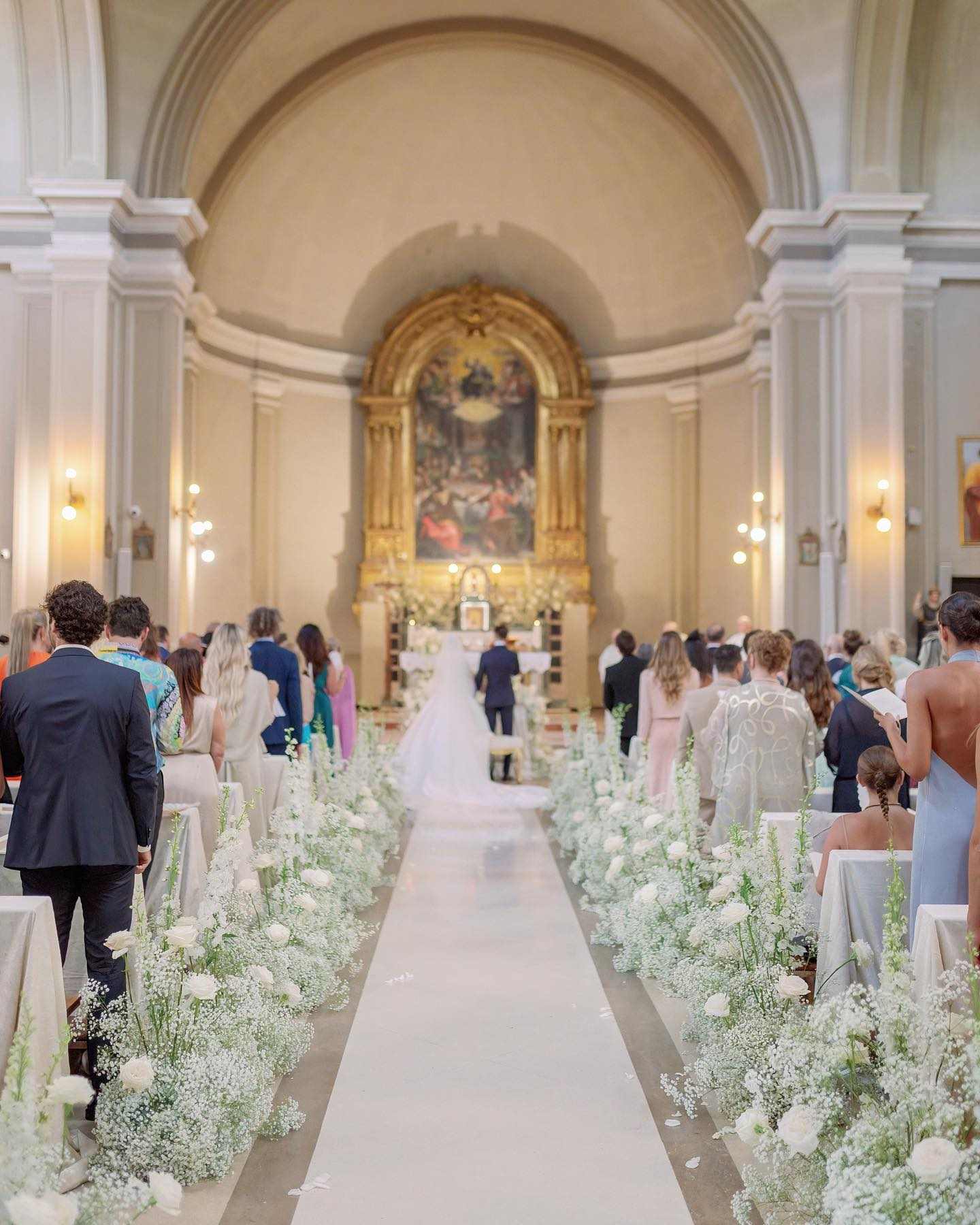 50+ Elegant Ideas For Church Wedding Decorations